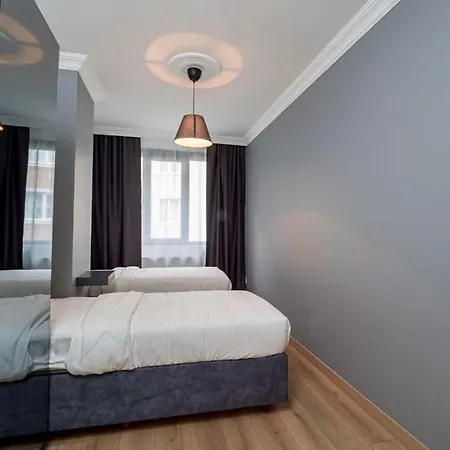 Mas Suites - Three Bedrooms Sisli Fully Furnished / Luca Lägenhet *