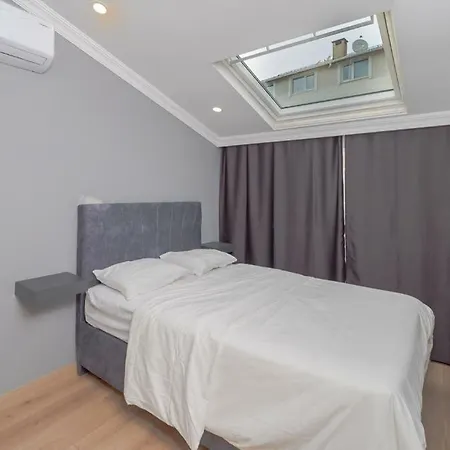 Mas Suites - Three Bedrooms Sisli Fully Furnished / Luca Istanbul